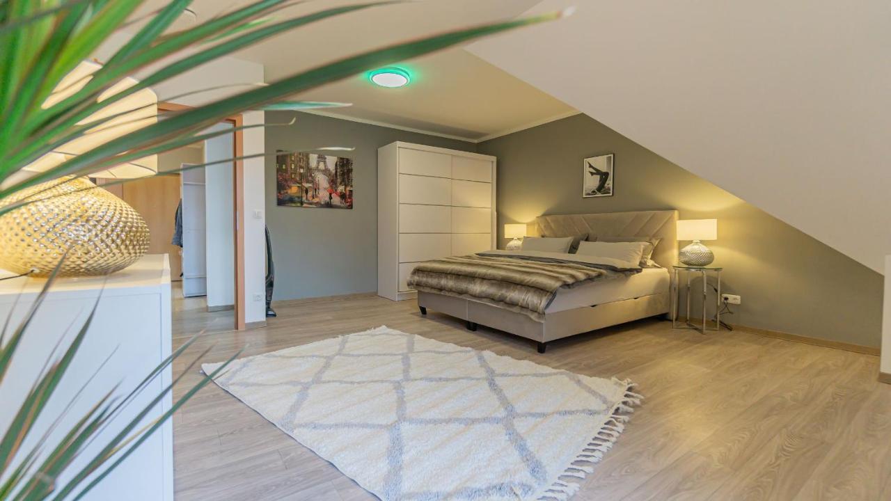 Altstadtapartment, 80 Qm,2 Schlafzimmer,parkplatz,netflix Apartamento Cottbus
